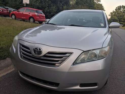 SILVER 2008 TOYOTA CAMRY HYBRID - 25 SERVICE RECORDS - LEATHER- 40 MPG for sale in Powder Springs, TN