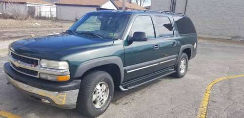 2003 Chevy Suburban 4x4**130k**CLEAN LEATHER, 3rd row****WOW ONLY for sale in Merrillville, IL