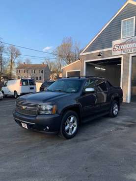 2010 CHEVY AVALANCHE LT 4X4 - - by dealer - vehicle for sale in East Derry, MA