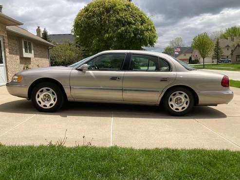 2002 Lincoln Continental for sale in Sterling Heights, MI
