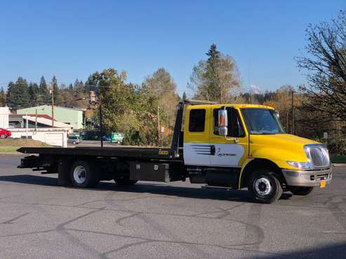 2003 INTERNATIONAL 4300 Extended Cab Rollback Flatbed Tow Truck -... for sale in Damascus, OR