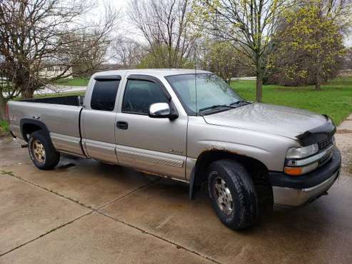 2000 Chevy Silverado long bed for sale in Green Bay, WI