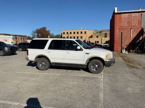 Ford Expedition 4x4 - cars & trucks - by owner - vehicle automotive... for sale in Wagoner, OK