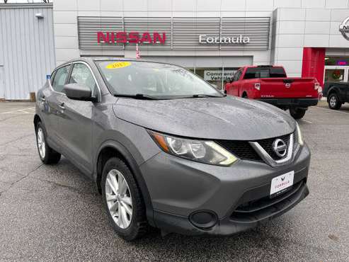 ~~~~~~~ 2017 Nissan Rogue Sport SUV ~~~~~~~ - cars & trucks - by... for sale in BERLIN, VT