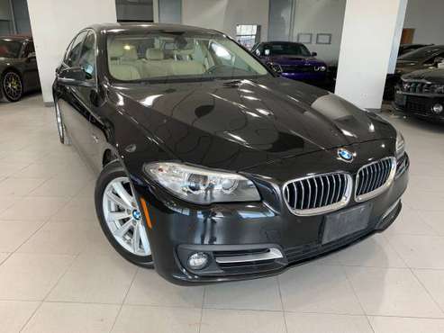 2016 BMW 5 Series 528i xDrive - - by dealer - vehicle for sale in Springfield, IL
