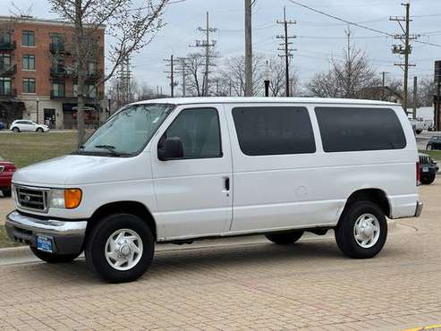 2006 Ford Econoline E-350 XLT Super Duty - - by dealer for sale in Aurora, IL
