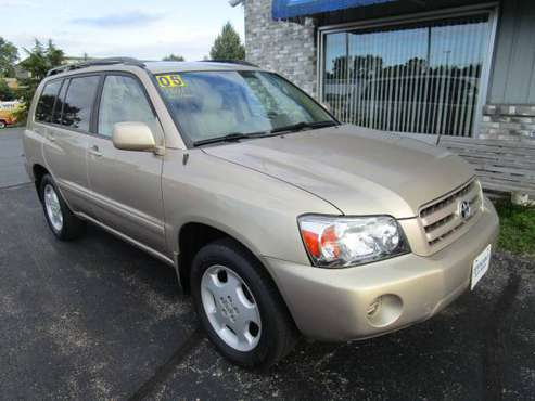 2005 TOYOTA HIGHLANDER - LOW PRICE, SUPER NICE AND CLEAN, RUNS GREAT!! for sale in Appleton, WI