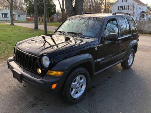2007 Jeep Liberty Black 4wd - cars & trucks - by owner - vehicle... for sale in Westfield, CT