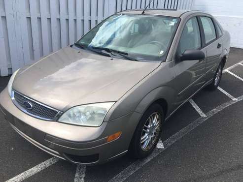 2005 FORD FOCUS LOW LOW MILES for sale in Yaphank, NY