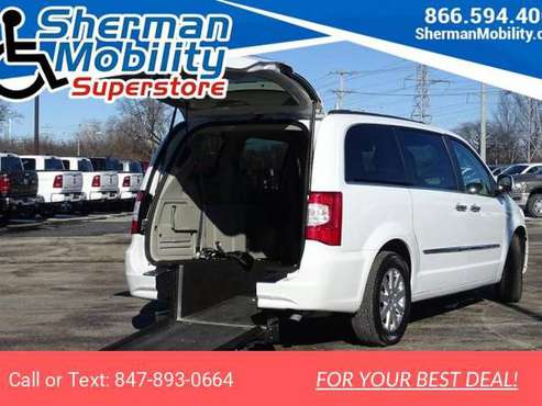 2016 Chrysler Town and Country Touring Mobility van Bright White for sale in Skokie, IL