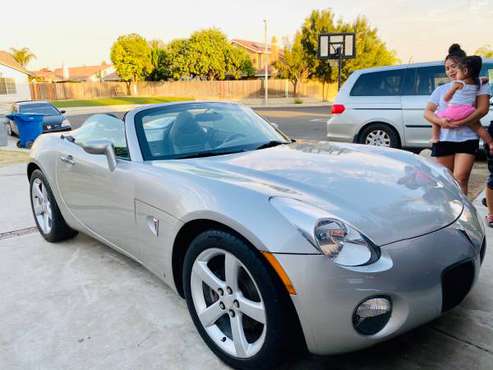 2006 pontiac solstice - cars & trucks - by owner - vehicle... for sale in Delano, CA