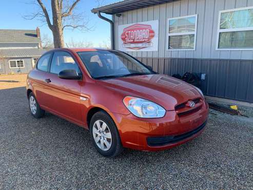 2009 Hyundai Accent 5 speed - cars & trucks - by dealer - vehicle... for sale in Eldon, IA