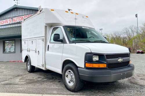 2008 Chevrolet Express Cutaway 3500 V8 AUTO UTILITY BOX VAN - cars & for sale in Pittsfield, MA