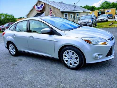 2012 Ford Focus Manual Low Mileage 1-OWNER 3 MONTH WARRANTY for sale in Front Royal, VA