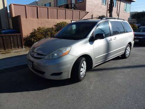 2007 Toyota Sienna, 8 Pass., Low 99KMi - cars & trucks - by owner -... for sale in San Francisco, CA