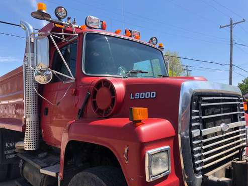 1995 Ford LT 9000 tandem for sale in Monmouth, IA
