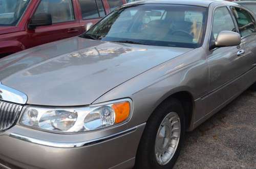 Lincoln Town Car, 1999, Executive for sale in Summerville , SC