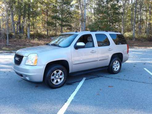 2007 GMC Yukon 4x4 with low miles/ great condition - cars & trucks -... for sale in Groton, CT