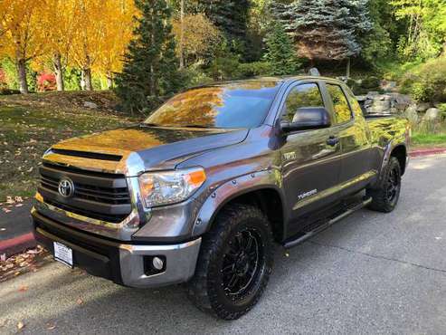 2014 Toyota Tundra Double Cab SR5 4WD --5.7L V8, Lifted, Clean... for sale in Kirkland, WA