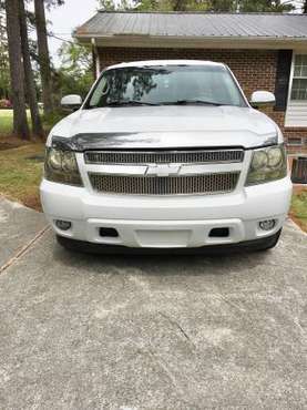 2008 Chevy Suburban for sale in Jacksonville, NC