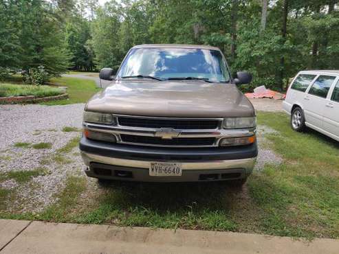 2003 Suburban 4wd - cars & trucks - by owner - vehicle automotive sale for sale in Chesterfield, VA