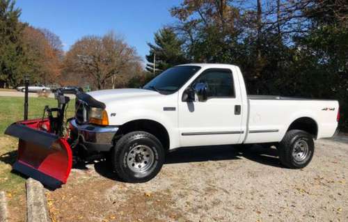 FORD F25O ★ V-1O MOTOR ★V-PLOW ★ RUST FREE SNOW PLOW... - cars &... for sale in Westville, IL
