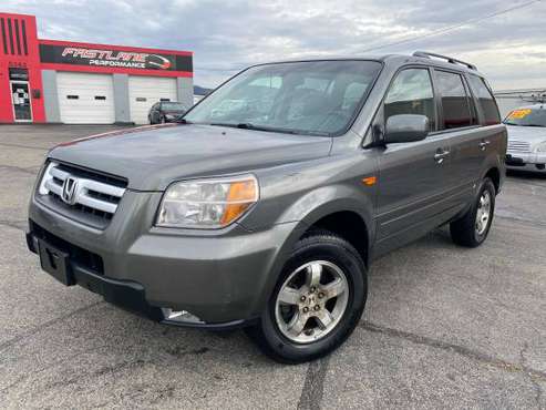 2008 Honda Pilot EX-L 4x4 3rd Row LOW MILES GREAT FOR WINTER! - cars... for sale in Roanoke, VA