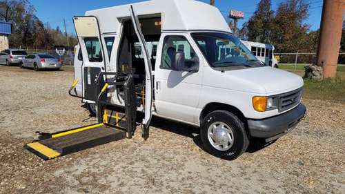 2007 FORD E250 WHEELCHAIR VAN LOW MILES FREE SHIP NATIONWIDE... for sale in Jonesboro, SC