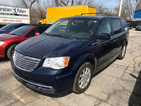 2014 Chrysler Town Country Touring - Guaranteed Approval-Drive Away for sale in Oregon, MI