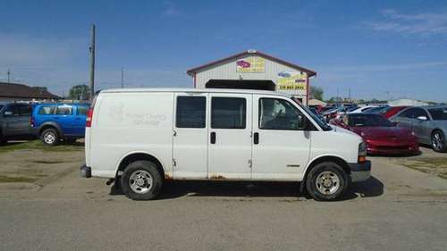 06 chevrolet g2500 cargo 187,000 miles $3300 for sale in Waterloo, IA
