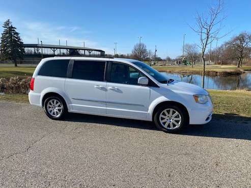 2014 Chrysler Town & Country Minivan - cars & trucks - by owner -... for sale in Grand Rapids, MI