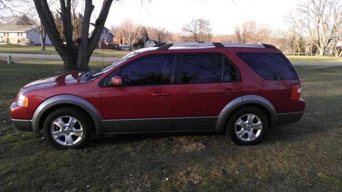 2006 Ford Freestyle SEL - cars & trucks - by owner - vehicle... for sale in Dixon, IL
