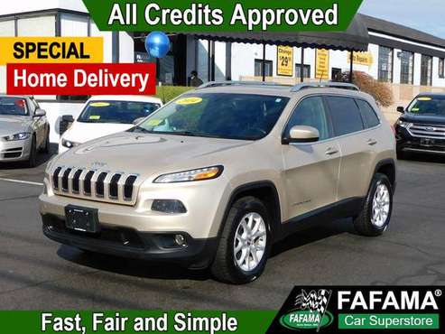 2014 Jeep Cherokee Latitude 4x4 - cars & trucks - by dealer -... for sale in Milford, MA