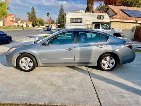 2007 nissan altima 2.5s **CARFAX AVAILABLE** - cars & trucks - by... for sale in Bakersfield, CA