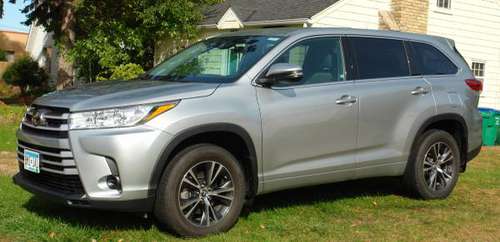 2018 Toyota Highlander 4,500 miles for sale in Minneapolis, MN