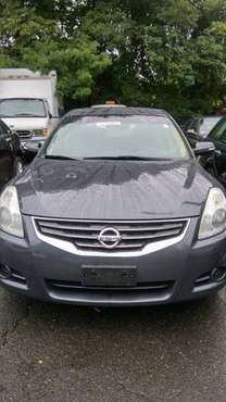 2010 Nissan Altima Hybrid - cars & trucks - by owner - vehicle... for sale in Springfield, MA