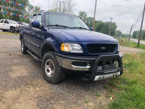 1998 Ford F-150 XLT 4X4 - - by dealer - vehicle for sale in Harrisburg Illinois, IL