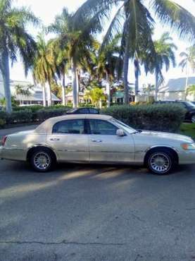 2001 lincoln towncar Cartier - cars & trucks - by owner - vehicle... for sale in Fort Myers, FL