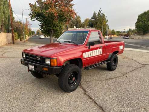1985 Toyota pickup truck 4x4 SR5 22R - cars & trucks - by owner -... for sale in Woodland Hills, CA