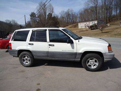 1998 Jeep Grand Cherokee Laredo 4dr 4WD SUV CASH DEALS ON ALL CARS OR for sale in Lake Ariel, PA