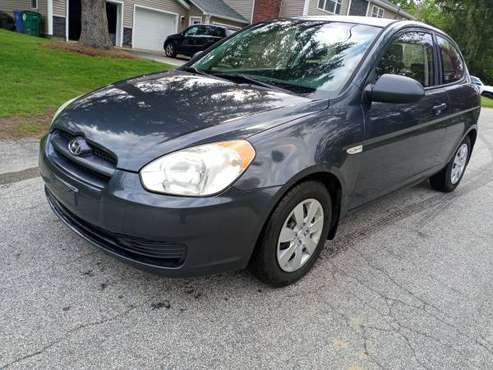 09 HYUNDAI ACCENT ! 5 SPEED MANUAL ! Great Condition ! - cars & for sale in North Grosvenordale, CT
