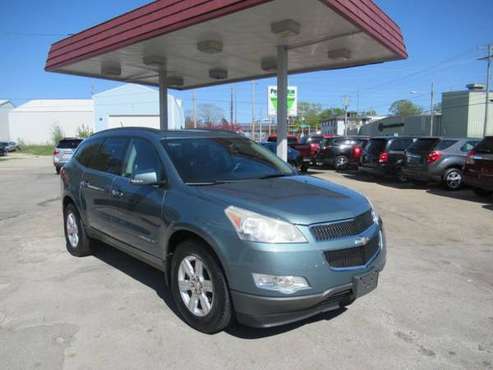 2009 Chevrolet Traverse LT AWD 4dr SUV w/1LT - - by for sale in Bloomington, IL