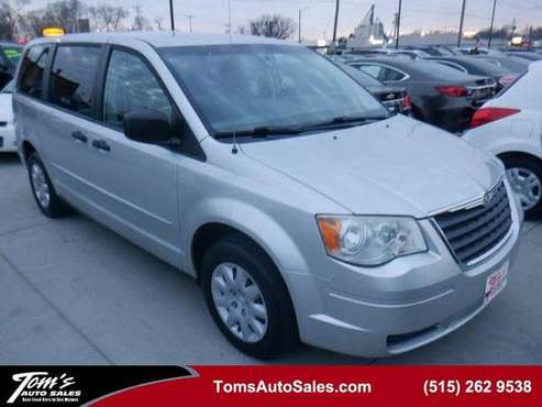 2008 Chrysler Town & Country LX - cars & trucks - by dealer -... for sale in Des Moines, IA