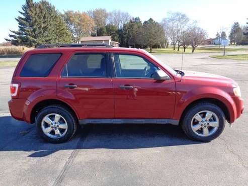 2011 FORD ESCAPE XLT RUST FREE SOUTHERN ALL WHEEL DRIVE V6 GREAT... for sale in Dorchester, WI
