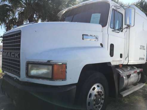2000 MACK CH613 - - by dealer - vehicle automotive sale for sale in TAMPA, FL