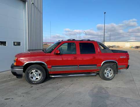 2005 Chevy Avalanche 1500 - cars & trucks - by owner - vehicle... for sale in Fargo, ND