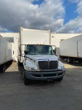 2011 International 4300 26' Box Truck - cars & trucks - by owner -... for sale in Brightwaters, NY