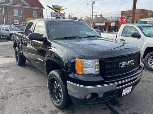 2011 GMC SIERRA 1500 SLE 4x4 4DR CREW CAB 5 8 ft SB - cars & for sale in Milford, CT