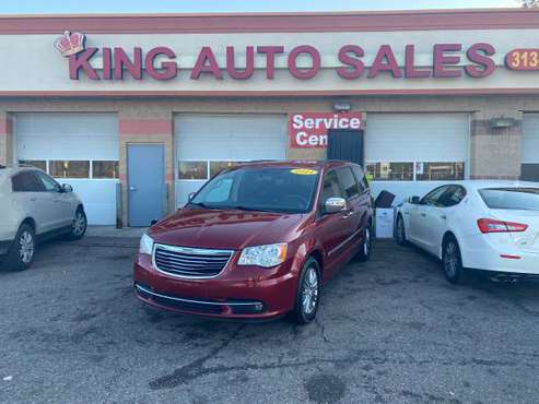 2014 CHRYSLER TOWN COUNTRY LIMITED LOADED - cars & trucks - by... for sale in Detroit, MI