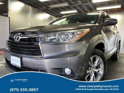 2015 Toyota Highlander - CLEAN TITLE & CARFAX SERVICE HISTORY! for sale in Milwaukie, OR